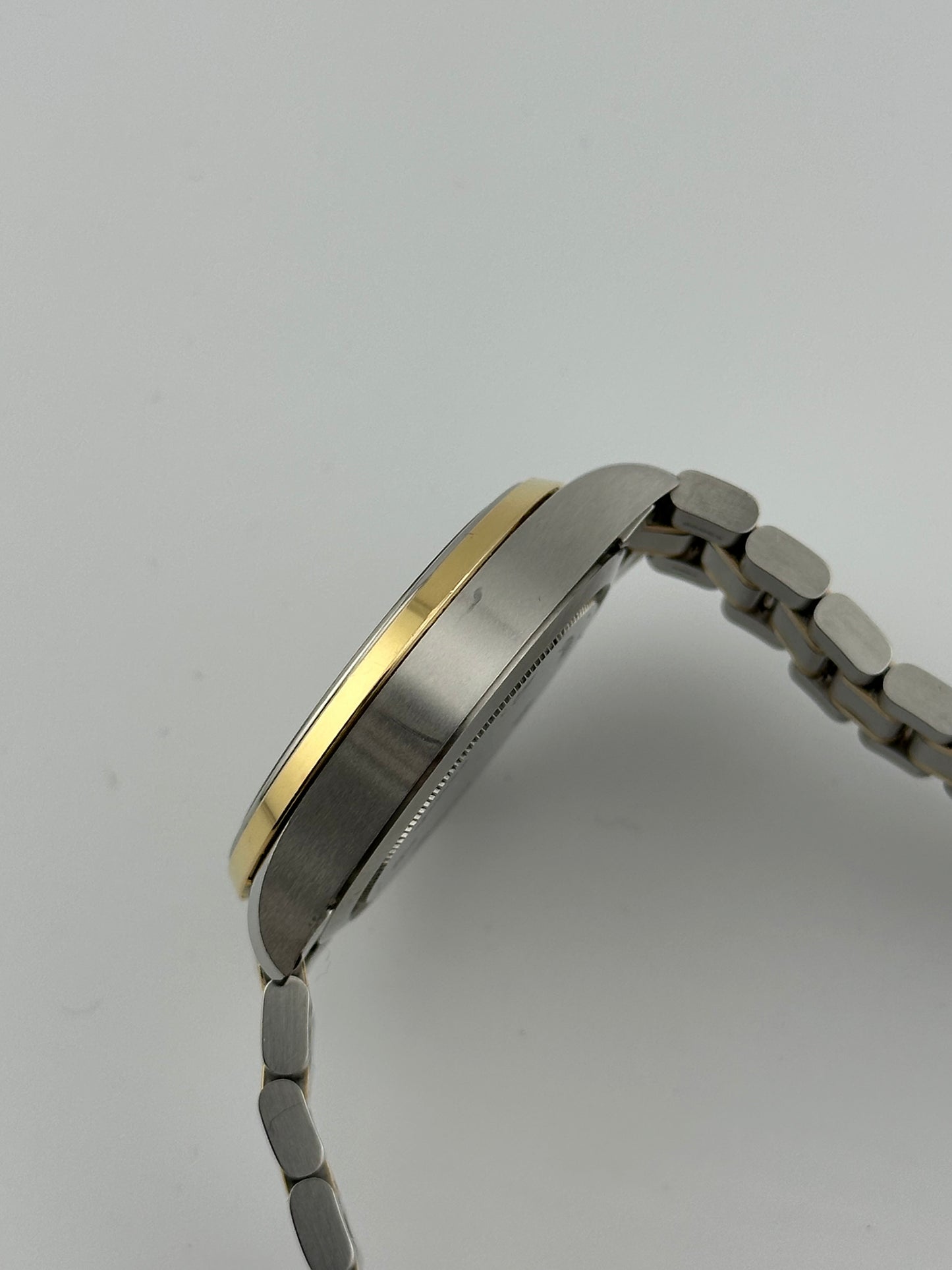 Tudor Geneve Rotor 12503 - Sunburst Champagne Dial