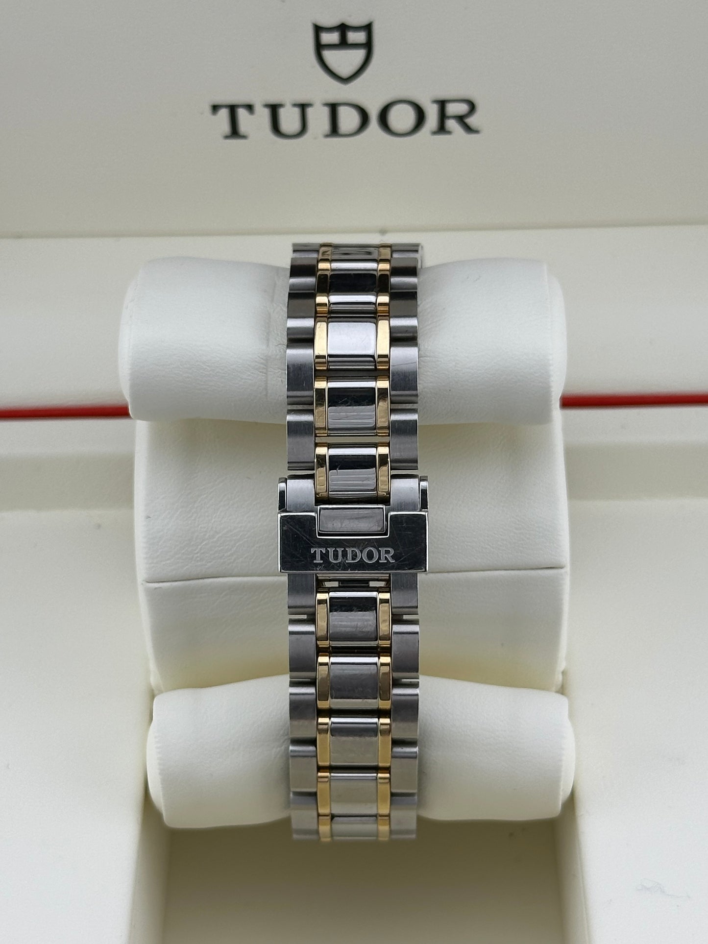 Tudor Geneve Rotor 12503 - Sunburst Champagne Dial