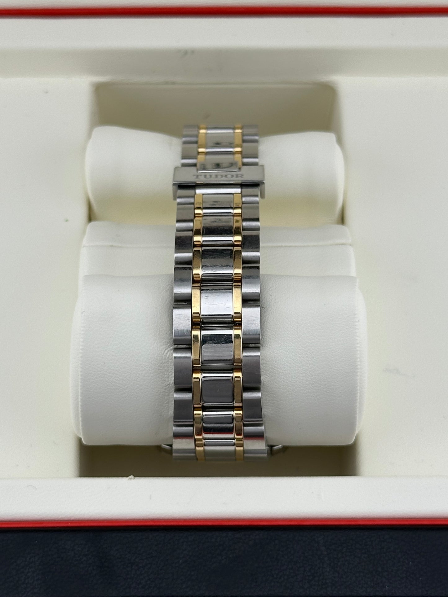 Tudor Geneve Rotor 12503 - Sunburst Champagne Dial