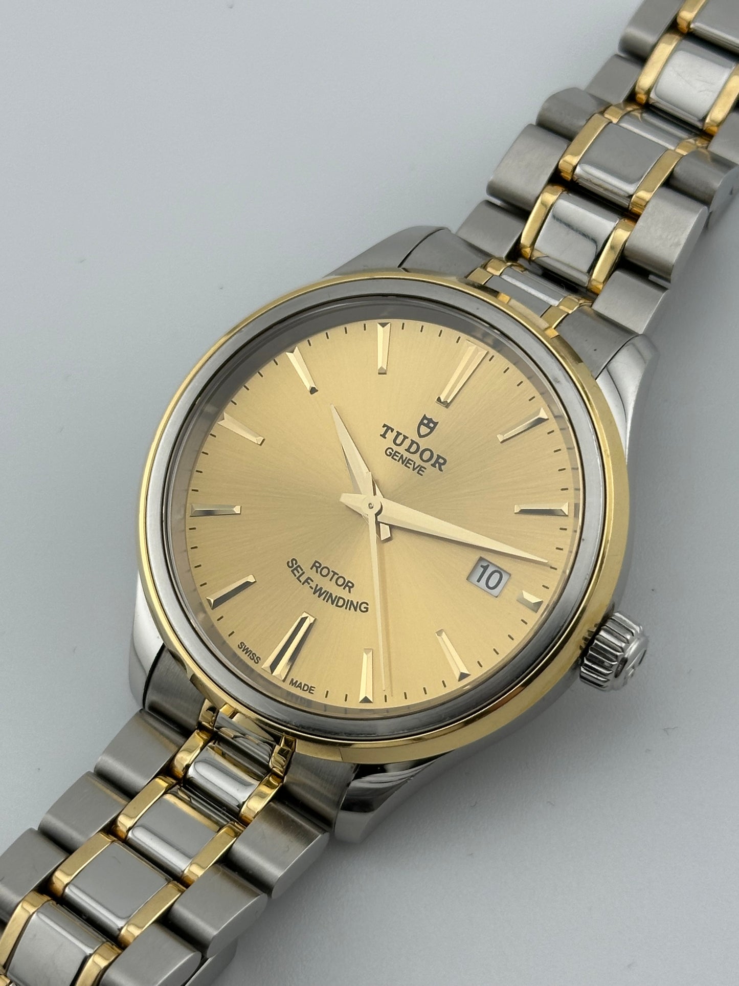 Tudor Geneve Rotor 12503 - Sunburst Champagne Dial
