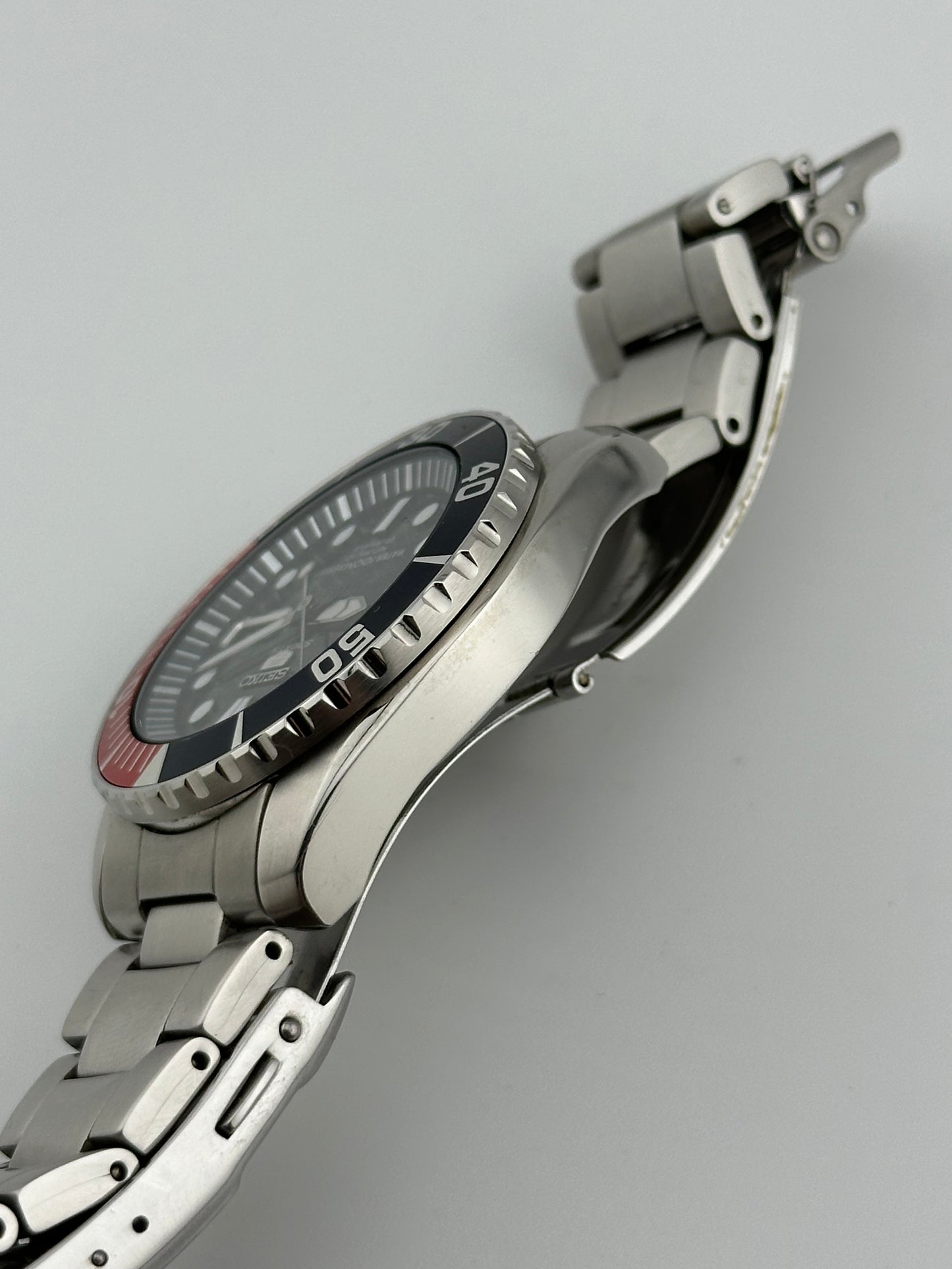Seiko 5 Sports 'Sea Urchin' Pepsi - Navy Dial