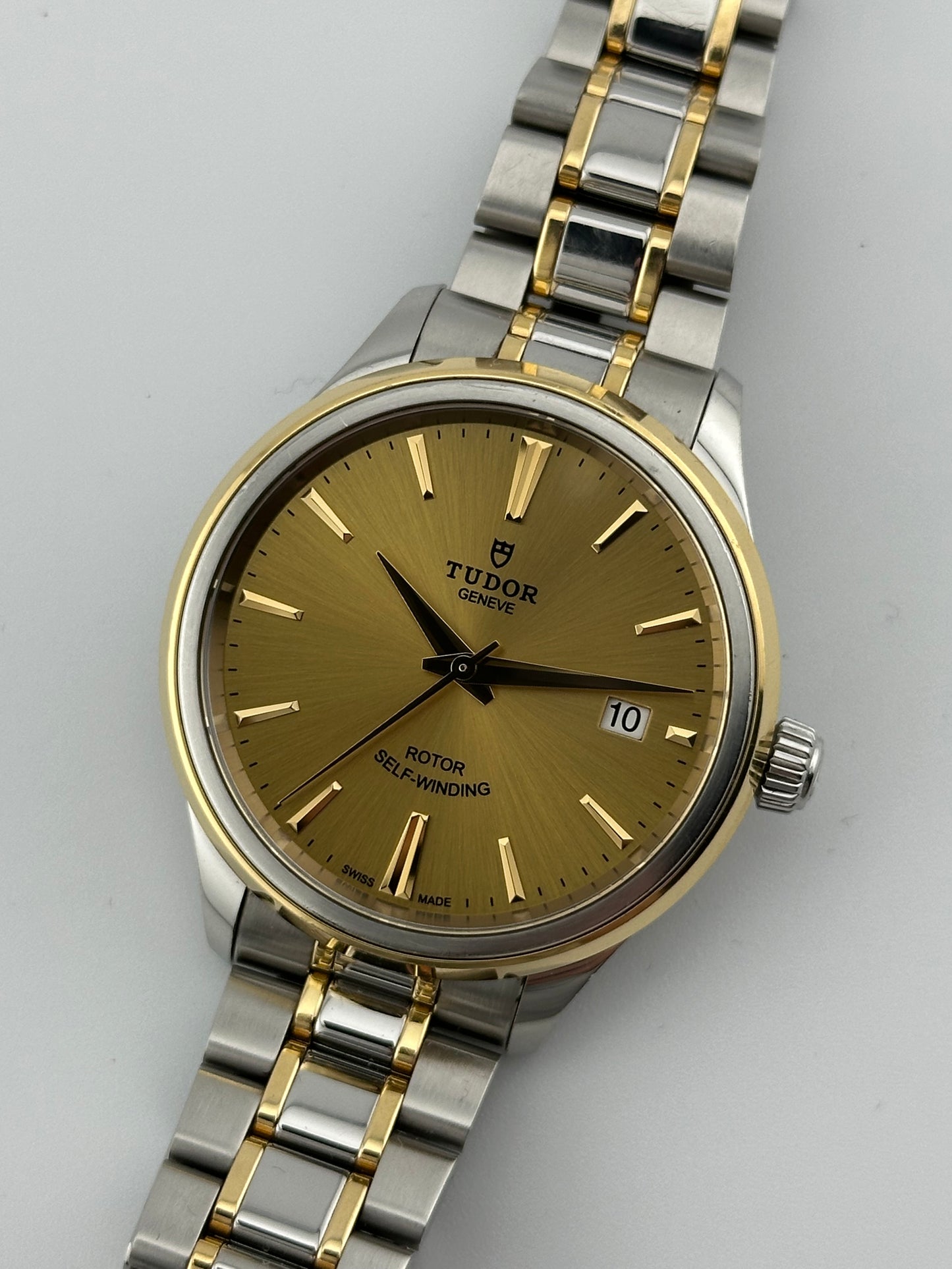 Tudor Geneve Rotor 12503 - Sunburst Champagne Dial