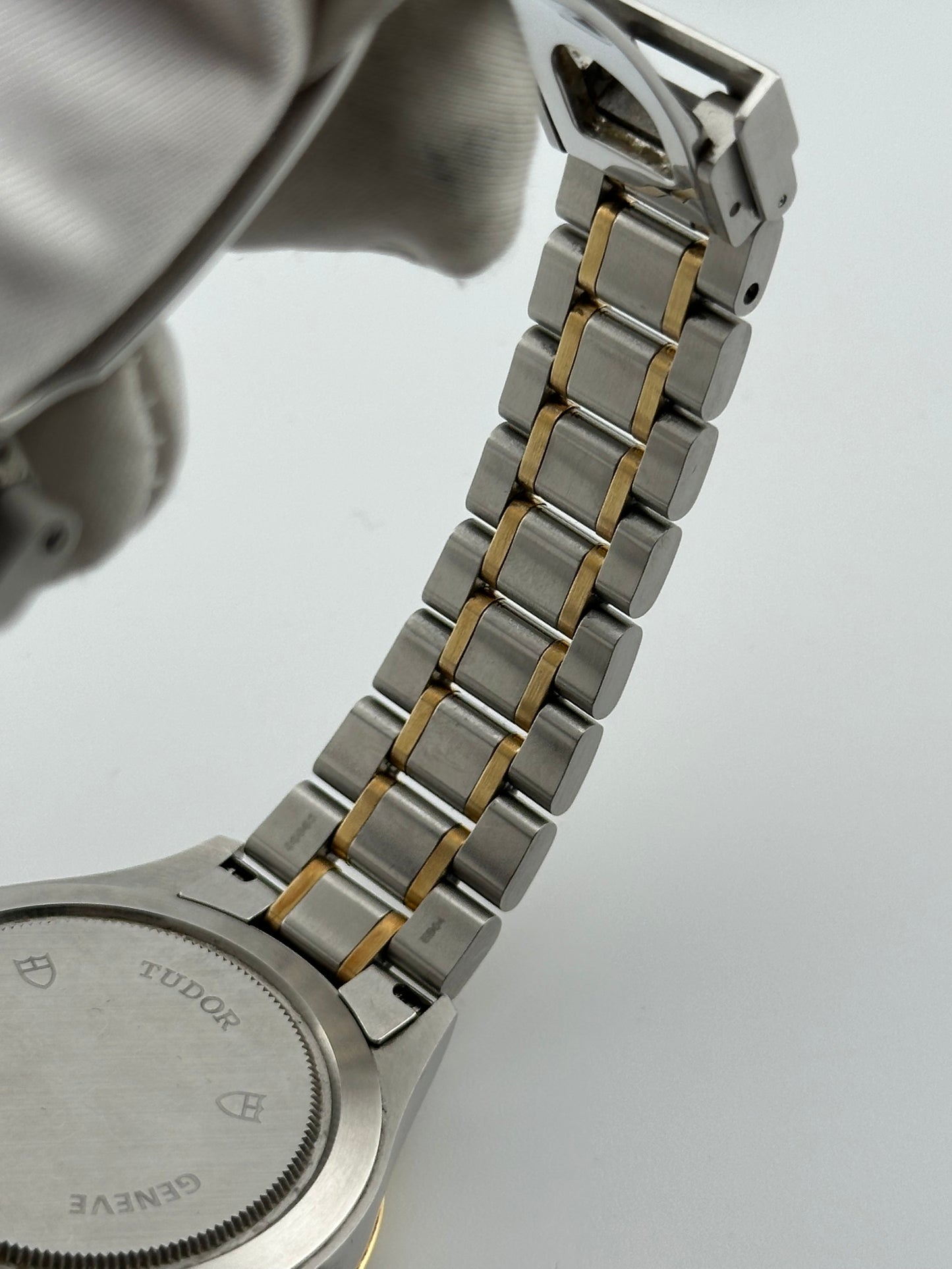 Tudor Geneve Rotor 12503 - Sunburst Champagne Dial
