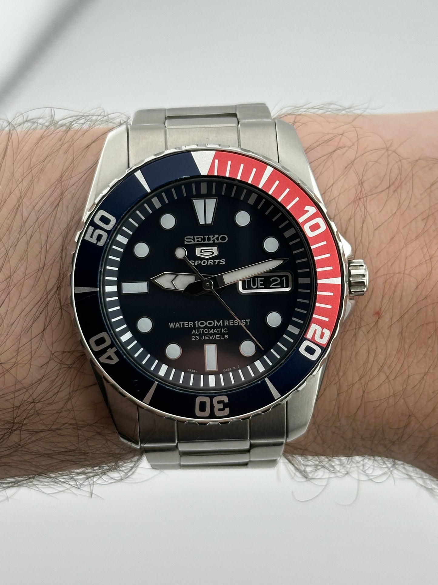 Seiko 5 Sports 'Sea Urchin' Pepsi - Navy Dial