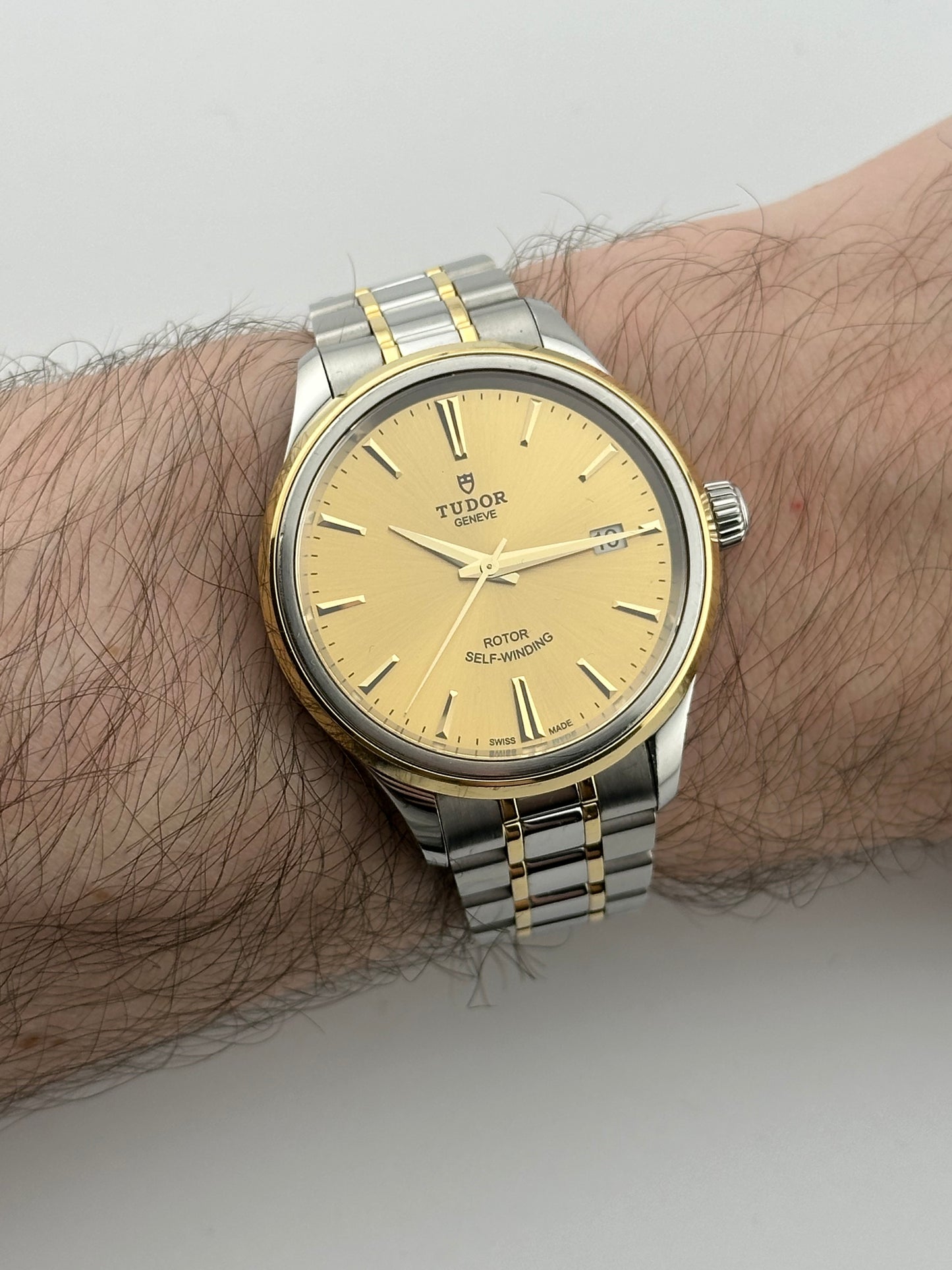 Tudor Geneve Rotor 12503 - Sunburst Champagne Dial